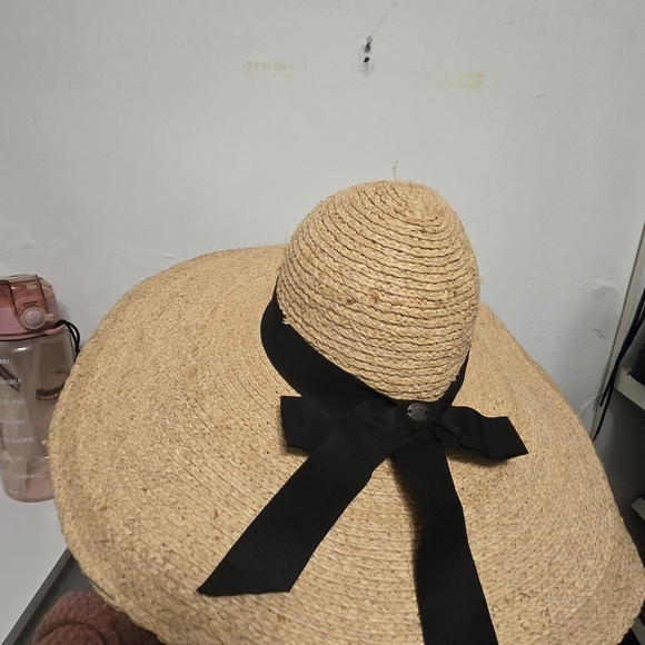 Chic Straw Sun Hat with Black Bow - Picture 2 of 3